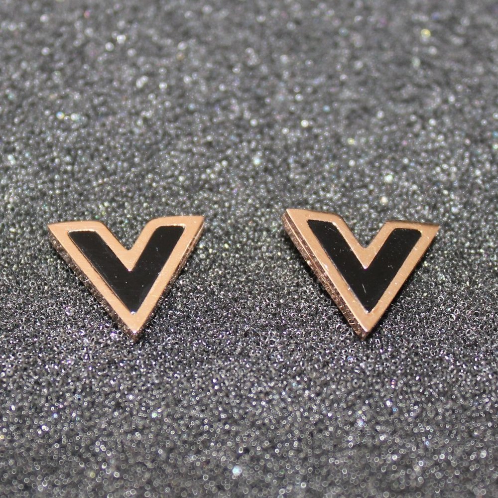 Ins Style Stub Earring Pendants Letter V